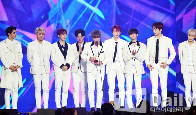 Group Wanna One has said that there is no decision on the extension of the full Concert and activity in January next year.Wanna Ones agency, Swing Entertainment, said on the afternoon of the 13th, Wanna Ones January Concert and extension of activities have not been confirmed.Earlier, one media reported that Wanna Ones sole concert will be held from January 25 to 27 next year.On the other hand, Wanna One announced the comeback by releasing the first teaser video of the title song Spring Wind of the first music album 111=1 (Power of Destiny, POWER OF DESTINY).