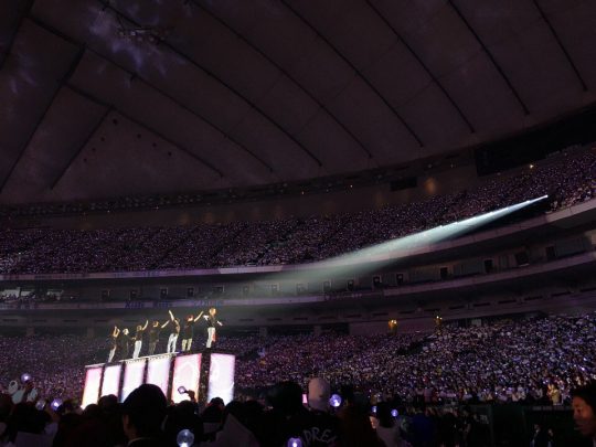 I dont think Ill ever forget the first Tokyo Dome performance with you. Im not going to forget it.Group BTS said at the World Tour Concert Love Yourself (LOVE YOURSELF) held at Tokyo Dome in Bunkyo-gu, Japan at 6 p.m. on the 13th.The first people to enter the Tokyo Dome in five years of deV were enthusiastic about 30 songs for nearly 160 minutes.Filled with visibility limits, 50,000 Amy (ARMY and BTS fan club) responded hotly to BTSs Passion-filled performance.BTS opened its doors to the performance with the title song Idol of Love Yourself-Self Answer released in August, and opened its doors to INED YOU, DANA, FAKE LOVE, FIRE His back was called Japanese.Even though the song Idol was used as a Korean lyrics, the audience followed the song I love it and Jihwaja with a big sound.The individual stage of the members who emphasized different charms also made the atmosphere of the theater even hotter.BTS performed on August 25th and 26th at the Olympic Stadium in Seoul Jamsil Sports Complex, United States of America, UK, Germany, Netherlands and France.The Tokyo Dome Concert was the start of the Japan Dome tour, and also the start of the Asian tour; it was also special for the members.Jimin said, The first showcase in Japan was a small concert hall in Tokyo, and I was surprised that the fans came back then, but I finally came to Tokyo Dome.Other members also recalled the extraordinary meaning of entering the Tokyo Dome.So, the members melted the know-how accumulated during the performance on this day, and burned the Passion so that the clothes were soaked with sweat.He added his ability to grow and relaxed stage manners to improve the completeness of the entire performance.The main and sub stages in the form of T were full, and the protruding stage prepared for the fans of the second and third floor seats was also actively utilized.One song did not lose strength, but the body broke down, danced, breathed with fans, sang and made the Tokyo Dome shake.Above all, BTS had a good mood when talking to the middle-of-the-performance fans, communicating in Japanese, and all the members even exchanged jokes in Japanese and showed off their skillful Japanese skills.Before singing Run, RM said, Lets all jump (JUMP), and fans made a sound with the members jumping high.I want to deliver something to you, Jungkook said. I hid something I wanted to tell Amy somewhere in this theater.Jimin added, Look where youve hidden it. At this point, only a part of the audience on the third floor was lit, and the words I Love You appeared.Jungkook once again shouted I love you and attracted fans impressions.This Tokyo Dome Concert has attracted the attention of not only Japan but also former World.Before the performance, Japan TV Asahi Music Program Music Station canceled its appearance by taking issue with the T-shirts for the liberation of Korea worn by member Jimin last year.The news was widely known by both Korea and Japan as well as former World media, once again proving BTSs World popularity.In particular, some of the offensive () airflow was transmitted through the far-right media in Japan, which forced attention to the Japan Dome tour of BTS in the future.A man was caught protesting one person in front of Suidobashi Station near the actual performance hall, but there was no large-scale protest near the Concert.Rather, among Japan Amy, they are even spreading a kind of movement by posting BTS is ours through SNS.In addition, according to the Japan Oricon Weekly Singles Chart (counting from 5th to 11th) released on the 13th, Fake Love/Air Plain Part 2 released by Japan on the 7th recorded 454,829 points, ranking first.Until the Tokyo Dome heat and the Oricon chart, BTSs popularity in Japan was solid.BTS, who sang the encore song, told the fans what they wanted to say.I felt your love during todays performance, and Ill try to make it the best I can. Jungkook said, I was looking forward to todays performance.I will work hard tomorrow, he said.I cant believe what I dreamed of happening. Im really happy to be performing at the Tokyo Dome. I dont want to forget this, J-Hope said.Jimin said, I think Amy and many other World people would have been surprised and worried, and I feel really sick.We believe we have more opportunities to see, and we will not forget our first Tokyo Dome performance with you today, he said.Im glad to be with Amy. I want Amy to feel happy when she sees us, he added.