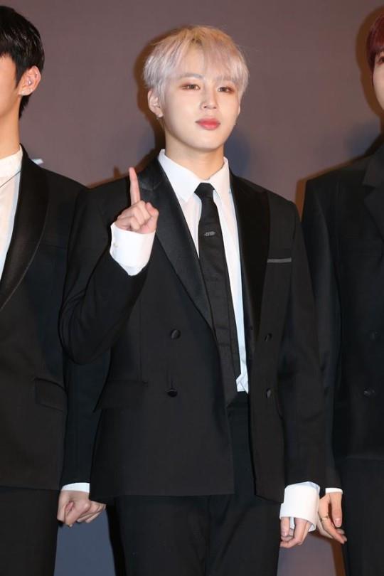 Boy group Wanna One member Ha Sung-woon has grown into a Singer Song Writer.According to a number of song officials on the morning of the 14th, Ha Sung-woon recorded his own song on Wanna Ones first full-length album 111=1 (POWER OF DESTINY) released on the 19th.Ha Sung-woons own title was known as Fireworks Wednesday.Ha Sung-woon, one of the members of Wanna One vocals, is expected to show the aspect of Singer Song Writer through Fireworks Wednesday.In particular, Ha Sung-woon participated in the song Take a shot with the members at the time of the hot shot activity and built up his inner circle.Therefore, expectations for Ha Sung-woon Fireworks Wednesday are getting bigger.On the other hand, Wanna One, which Ha Sung-woon belongs to, will start full-scale activities next week with 111=1 title song Spring Wind.Spring Wind is a song that captures the fate that you and I have missed each other and the will to meet again and become one again against the fate.
