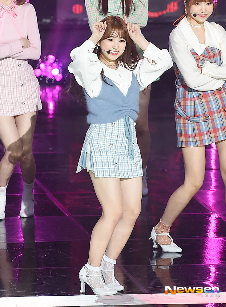 <p>Izone Yabuki my record is 11 13 p.m. in Seoul, MAPO-GU, Sangam-Dong SBS Prism Tower held at SBS MTV ‘The Show’ live broadcast from the stage unfold.</p><p>Meanwhile this day ‘The Show’K., Monsta X, simple, natural, for, each, MXM, Mighty Mouse, Pro or(fromis_9), Kim Dong, JBJ95, Golden car, 14U, Dijk, Izone(IZ*ONE), in this series, H. U. B, Top Secret ... </p>
