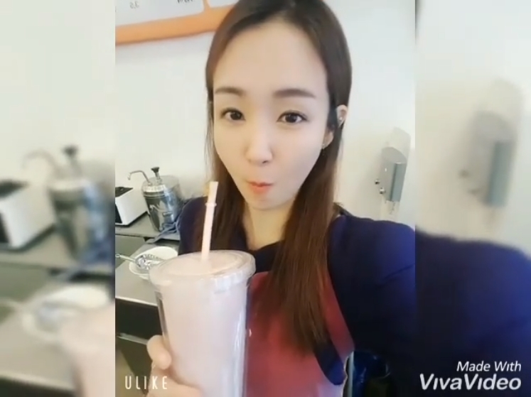 Oh Jin-yeon, a KBS announcer, turned into a part-time student at the Fruit Juice Splash shop.Oh Jin-yeon wrote to his Instagram on November 14, Im in the morning at the Fruit Juice Splash store near my house for a month.Before the opening of the business, I put a self-sufficient menu for a strong day. I tried strawberry banana milk making video. It is delicious even though I ride. Oh Jin-yeon in video is making Fruit Juice Splash with an apron.Oh Jin-yeons blemishes-free white-oak skin and distinctive features attract attention. Oh Jin-yeon, who drinks Fruit Juice Splash, is also cute.Fans who encountered video responded such as Do you really want to do it?, Fighting and Its cool.delay stock