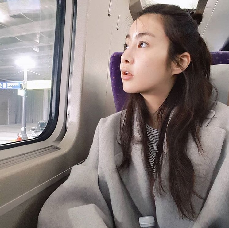 Actor Kang So-ra steps out on train Travel aloneKang So-ra posted a picture on his Instagram on November 14 with an article entitled Me alone Train Travel.The picture shows Kang So-ra sitting on the train looking out the window. Kang So-ra emits curious eyes.Kang So-ras shiny watery skin stands out without any blemishes.The fans who responded to the photos responded, How are you 30 next year? How beautiful, It is so cute, and Make a lot of good memories.delay stock