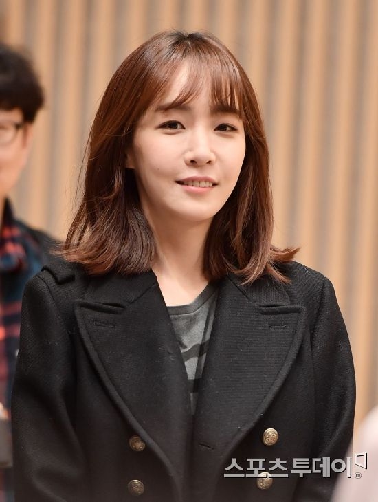 The lyricist Kim Eana attends the production presentation of The Fan, an entertainment show held at SBS in Mok-dong, Seoul, on the afternoon of the 14th. November 14, 2018.
