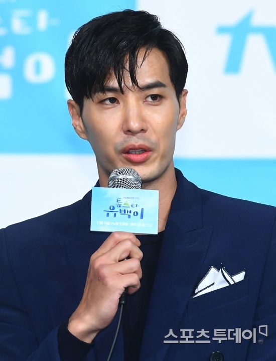 TVN Top Star Yoo Baek Lee production presentation was held at Amoris Hall in Time Square, Yeongdeungpo-gu, Seoul on the afternoon of the 14th.Actor Kim Ji-seok, who attended the production presentation on the day, answers the question. November 14, 2018.