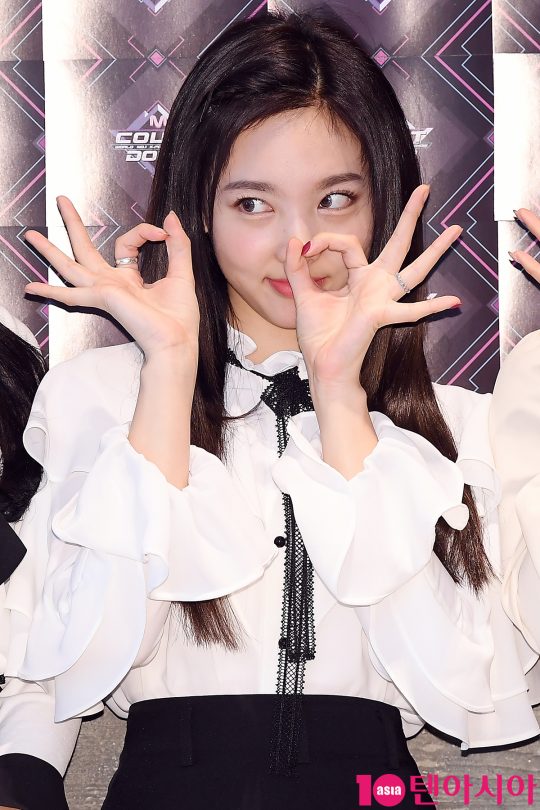 Group TWICE Nayeon attended the rehearsal of Mnet M Countdown dry Camera at the Sangam-dong CJ E & M Center in Mapo-gu, Seoul on the afternoon of the 15th.