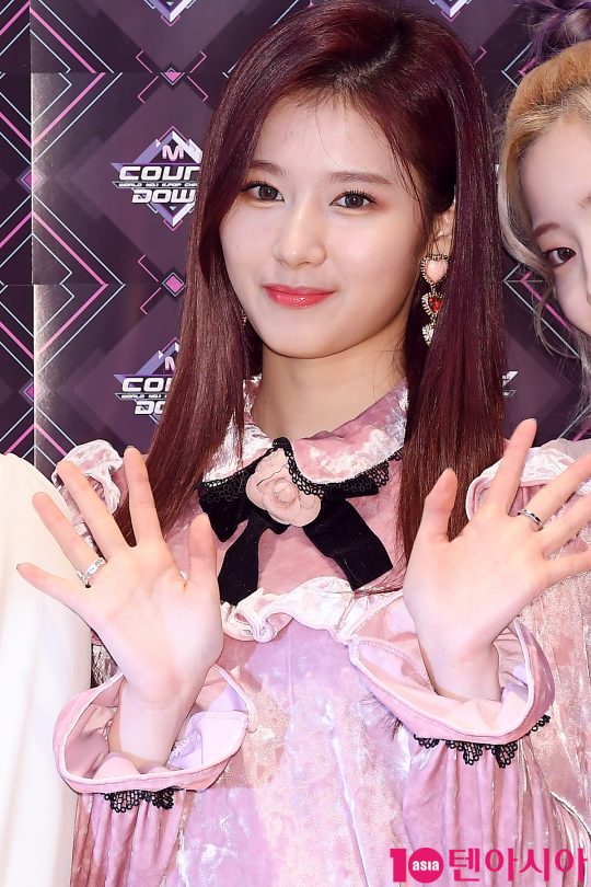 Group TWICE Sana attended the Mnet M Countdown dry Camera rehearsal at the Sangam-dong CJ E & M Center in Mapo-gu, Seoul on the afternoon of the 15th.