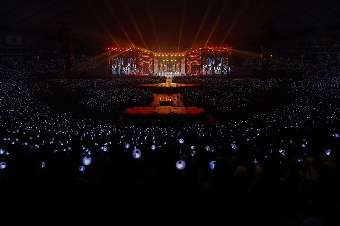 Abhorrent? No way...BTS, Tokyo Dome Concert Great Depression 100,000 Audience Enthusiasm. Group BTS successfully completed the Japan Tokyo Dome Concert; there were no attacks or mass-disgusting protests by the concerned local right-wing groups.BTS opened a concert with the title of LOVE YOURSELF ~ JAPAN EDITION ~ Iran at Japan Tokyo Dome on the 13th and 14th, and met a total of 100,000 viewers.The Concert ticket was sold out early.BTS, which filled the Tokyo Dome with fans, showed a variety of live performances from the Japanese versions such as I NEED U, RUN and DNA to the Solo stage and unit stage, leading to the fans cheers and response.Especially, in this concert, the title song FAKE LOVE/Airplane pt.2 which is sweeping the Oricon Daily Singles Chart and the weekly single chart is released for the first time, and the atmosphere is getting hotter.BTS, who opened the dome tour for the first time after Japan deV, said, I wanted to be a singer who can do do dome tour from the past.Now that we are proud of you, this moment is really happy. I think it is possible thanks to you. Thank you for coming together. BTS was subjected to a hate-criticism before the Japan performance.Member Jimin was attacked by the right wing because of the photo of the atomic bomb explosion on the T-shirt of the Liberation Day that he wore in the past, and the scheduled appearance of Japan was canceled.The BTS Tokyo Dome Concert was concerned about the attack of the right wing and the protest, but the reality was different.From early morning, fans who wanted to buy Goods were suffering from phosphoric acid, and there was a lot of voices cheering for BTS.BTS, which completed its tour of North America and Europe last month, will continue its dome tour at Kyocera Dome in Osaka on the 21st, 23rd and 24th, Nagoya Dome from January 12th to 13th, and Fukuoka Yahooku! Dome from February 16th to 17th.