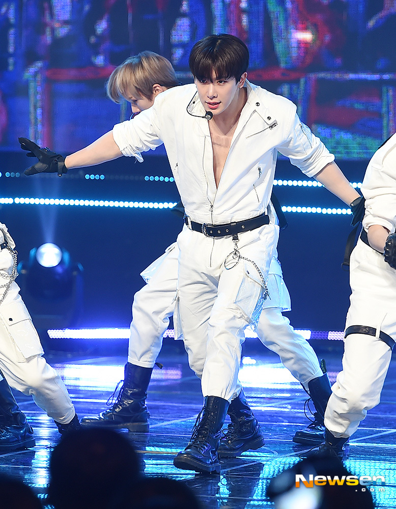 <p>Monsta X Wonho 11 14 afternoon, a GU, janghang Dong Ilsan MBC Dream Center open in MBC Music Live broadcast of Show Champion backstage at expand.</p><p>Meanwhile, Show Championand(TWICE), Monsta X(of MONSTA X), K., MXM, multiplication, fun, Stray Kids(Stray Kids), Kim, Dong, Golden car, with one, JBJ95, Smoking, 14U, Aizu, Mighty Mouse, H. U. B, Top Secret, Night In this stage.</p>