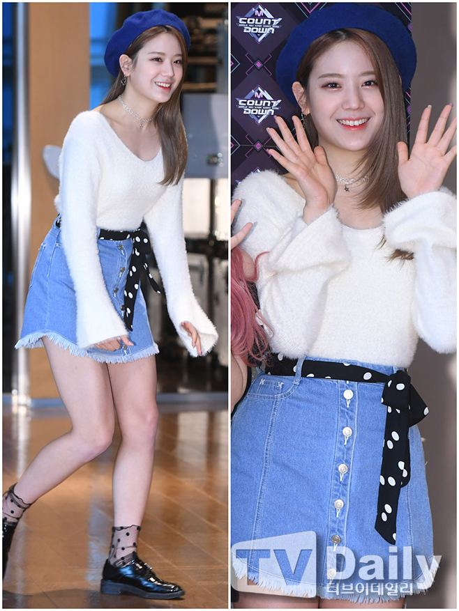 Fromis 9 Jang Gyu-ri is attending a rehearsal photo time event for cable TV Mnet M Countdowndown held at CJ E & M in Sangam-dong, Mapo-gu, Seoul on the afternoon of the 15th.On the day of the M Countdowndowndown, Kwill, Hay Girls, JBJ95, TWICE, Fromis 9, ATIZ, MXM, Hot Shot, The Man Black, Wikimki, Golden Child, April, Mighty Mouse, Stray Kids, Eyes One, Gugudan, Seo In Young, Monster X and Bitobi will appear.M Countdowndowndown pre-rehearsal photo time