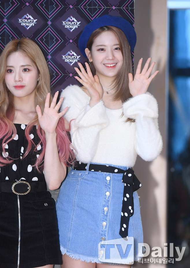 Fromis 9 Jang Gyu-ri is attending a rehearsal photo time event for cable TV Mnet M Countdowndown held at CJ E & M in Sangam-dong, Mapo-gu, Seoul on the afternoon of the 15th.On the day of the M Countdowndowndown, Kwill, Hay Girls, JBJ95, TWICE, Fromis 9, ATIZ, MXM, Hot Shot, The Man Black, Wikimki, Golden Child, April, Mighty Mouse, Stray Kids, Eyes One, Gugudan, Seo In Young, Monster X and Bitobi will appear.M Countdowndowndown pre-rehearsal photo time