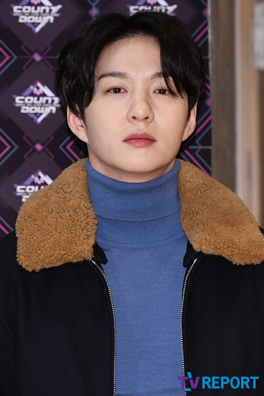 Lee Chang-sub of the group BtoB is posing for Mnet M Countdown live rehearsal at CJ ENM Center in Sangam-dong, Mapo-gu, Seoul on the afternoon of the 15th.On this day, M Countdown will feature Kwill, Hay Girls, JBJ95, TWICE, Promis Nine, ATIZ, MXM, Hot Shot, The Man Black, Wikimki, Golden Child, April, Mighty Mouse, Stray Kids, Eyes One, Gugudan, Seo In Young, Monster X and BtoB.