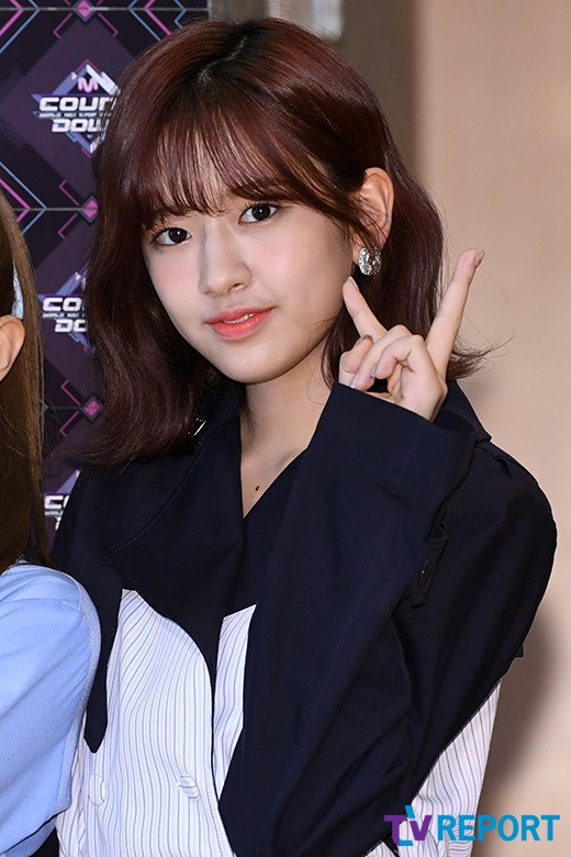 Ahn Yu-jin of the girl group IZ*ONE poses at the Mnet M Countdown live rehearsal at CJ ENM Center in Sangam-dong, Mapo-gu, Seoul on the afternoon of the 15th.On this day, M Countdown will feature Kwill, Hay Girls, JBJ95, TWICE, Promis Nine, ATIZ, MXM, Hot Shot, The Man Black, Wikimki, Golden Child, April, Mighty Mouse, Stray Kids, IZ*ONE, Gugudan, Seo In Young, Monster X and Bitobi.