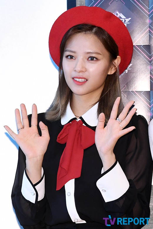 Jeongyeon of girl group TWICE is posing at Mnet M Countdowndown Down live broadcast preview at CJ ENM Center in Sangam-dong, Mapo-gu, Seoul on the afternoon of the 15th.On the day of the M Countdowndowndown, Kwill, Hay Girls, JBJ95, TWICE, Promis Nine, ATIZ, MXM, Hot Shot, The Man Black, Wikimki, Golden Child, April, Mighty Mouse, Stray Kids, Eyes One, Gugudan, Seo In Young, Monster X and BtoB will appear.