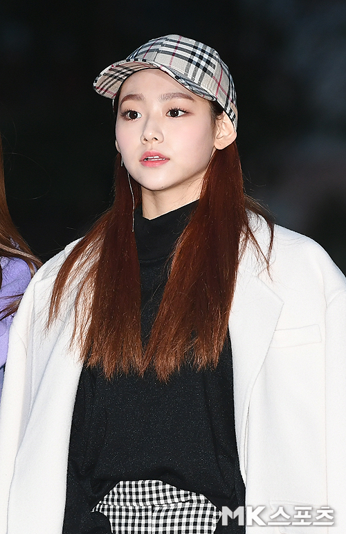 KBS Music Bank rehearsal was held at KBS in Yeouido, Yeongdeungpo-gu, Seoul on the morning of the 16th.Gugudan Mina poses as she heads for rehearsal