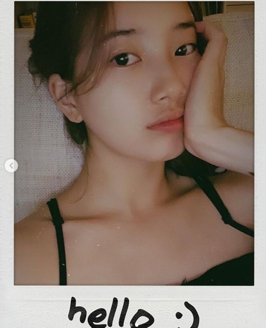 <p> The singer cum actress Bae Suzy with a neat near-panic to the public.</p><p>Bae Suzy is 17, their SNS Self two chapters Ive posted. The picture Bae Suzy is a toilet face, but neat and attractive with a sparkling light.</p><p>Bae Suzy is a photo with helloshort article added and fans in greeting.</p><p>Meanwhile, Bae Suzy is Bae Suzy is and actor Lee Seung-gi and Morocco in SBS new drama Vagabond shooting in progress.</p><p> Bae Suzy SNS</p>
