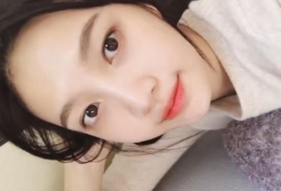 The daily life of Red Velvet Joy, who appears on SBS entertainment program Running Man, is a hot topic.Recently, the official Red Velvet Instagram posted a short video with an article entitled Morning Sun played on the roof yesterday, but it is like a rabbit.In the released video, Joy is playing with his dog, Sun, and the beauty of Joy, who is not humiliated, attracted attention, especially in the close-up video.The netizens who watched this video responded, The sun was cute because swimming resembles your sister! It is so cute, it is a sense to raise a lot of sisters and It is pretty sister.Meanwhile, Red Velvet Irene and Joy, who participated as guests on SBS Running Man, which will be broadcast on the 18th, will unveil the new song choreography of Red Velvet, which is about to come back on the 30th.