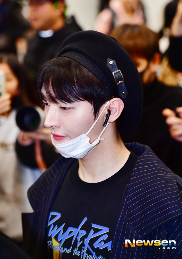 <p>Wanna One of this overseas schedule after 11 July 18 Afternoon, Incheon Airport Terminal 1-passenger terminal through Airport fashion, and entry.</p><p>This day Wanna One(strong Daniel, Park JI Hoon, this is a great word, Kim Jae-Hwan, retaining properties, Woo-Jin Park, Lai Kuan-lin, Yoon Ji-sung, Huang people, with a pool, Ha Sung-woon), this entry in the walk.</p>