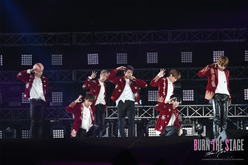 BTS The stage, a new record streak..this..... surpassed 100 million? <p>Film Council cinema tickets integrated computer network, according to once more stage: the moviefor the past 18 days 5 million 5132 members of the audience to mobilize. The cumulative audience number is 23 million, 5372.</p><p>Domestic singer documentary film grossing # 1 was a beautiful tomorrow(6 3000)is already for sale, but with the jumping once more stage: the movieis the new record. Himself beyond race.</p><p>Now the goal is 50 million, 100 million audience until the larger situation. In this case as 100 million viewers to break through that documentary films can be a Interest.</p><p>Once more stage: the movie2017 BTS Live Trilogy Episode 3 Winx Tour(2017 BTS LIVE TRILOGY EPISODE III THE WINGS TOUR)of a BTS official screen debut. Fans around the world breathe with the passionate performances they are of course a world tour of members ordinary and honest interview until the contained fans around the world is of course a preliminary audience of great interest.</p><p>Once more stage: the movieCGV sole opening, the cinema is less. Nevertheless, the high reservation volumes and the BTS of the power proven and.</p>