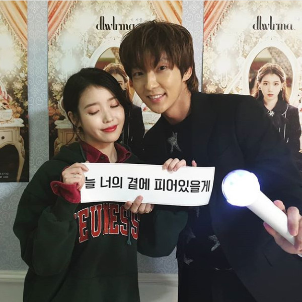 Actor Lee Joon-gi shared a special friendship, praising the IU after the concert.Lee Joon-gi said on his 18th day of his instagram, It is a great performance that has been over 5 hours and 30 minutes.I did not know that it was time to enjoy the performances that made me think about how hard the best staff and the best artist prepared. Lee Joon-gi then said, Ten years can be a decade of greater meaning for someone, the Artist who makes that value and Gifts. And beautiful fans.More than a performance. Tears on the clumsy. How long... thank you so much for inviting me to Gift. I feel so much again. Thank you.Ji Eun-a ~ and expressed gratitude to the IU.Lee Joon-gi and IU in the public photos are posing affectionately with plan cards and luminous rods with the phrase I will always bloom by your side.Despite the concert for more than five hours, Lee Joon-gi, who is smiling brightly without any tiredness and giving strength to the side, is a warmth itself.Lee Joon-gi and IU have appeared together in the SBS drama Lovers of the Moon, and have built up a relationship and continue to have a strong friendship.Lee Joon-gi did not do much for the IU, but he appeared together in JTBC Knowing Brother and confirmed his extraordinary loyalty.He also visited the IUs debut tenth anniversary Concert and cheered him up and once again showed a warm friendship.Lee Joon-gi Instagram
