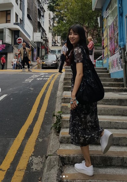 Actor Park Ha-sun has released a Hong Kong Travel photo.Park Ha-sun posted several photos on his Instagram on Wednesday, showing him looking for a dumpling specialty restaurant in Hong Kong.In another photo, Park Ha-sun is wearing a dress and climbing the stairs, and a happy smile is seen on his face.Meanwhile, Park Ha-sun married Ryu Soo-young last year; the same year she got a daughter.Photo: Park Ha-sun SNS