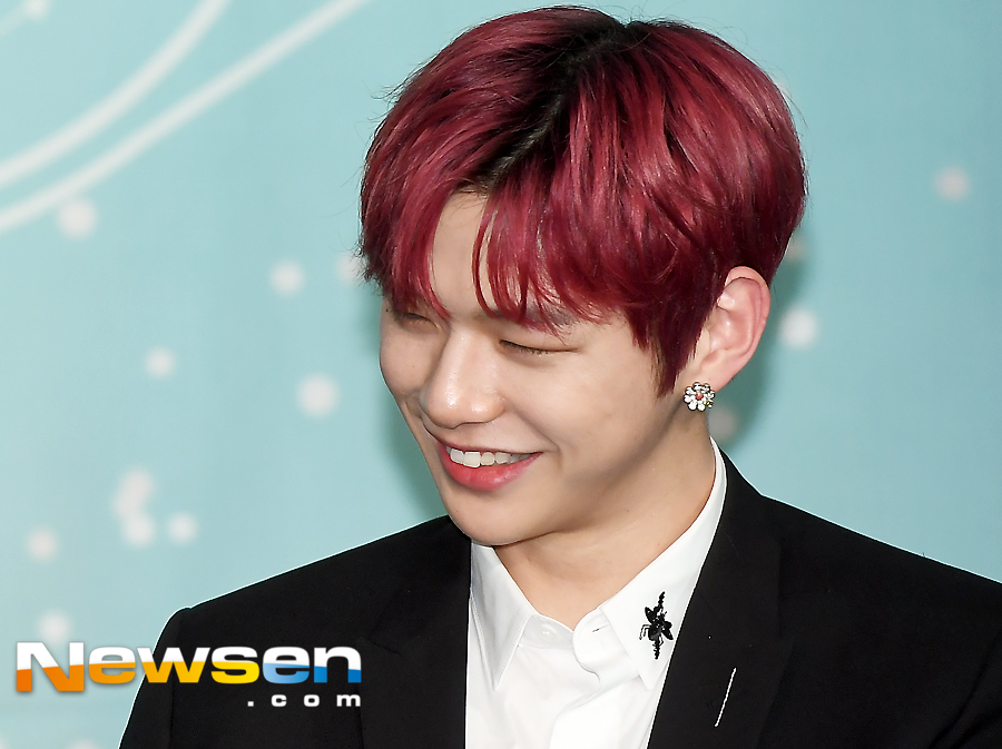 Wanna One (Kang Daniel, Park Ji-hoon, Lee Dae-hwi, Kim Jae-hwan, Ong Sung-woo, Park Woo-jin, Lai Kuan-lin, Yoon Ji-sung, Hwang Min-hyun, Bae Jin-young, Ha Sung-woon) Kang Daniel is laughing.Wanna Ones first musical album title song, Spring Wind, is a song that expresses the hearts of members who dream of a fateful reunion once again, like the day they first met, with emotional melodies and lyrics. Mnet Wanna One COMEBACK SHOW: POWER OF DESTINY (Wanna One comeback show: Power of Destiny), which will be broadcast on the 22nd at 6 pm It will be released for the first time through the show.Jung Yu-jin