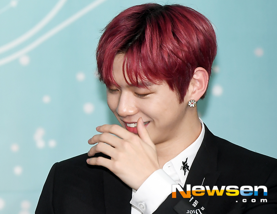 Wanna One (Kang Daniel, Park Ji-hoon, Lee Dae-hwi, Kim Jae-hwan, Ong Sung-woo, Park Woo-jin, Lai Kuan-lin, Yoon Ji-sung, Hwang Min-hyun, Bae Jin-young, Ha Sung-woon) Kang Daniel is laughing.Wanna Ones first musical album title song, Spring Wind, is a song that expresses the hearts of members who dream of a fateful reunion once again, like the day they first met, with emotional melodies and lyrics. Mnet Wanna One COMEBACK SHOW: POWER OF DESTINY (Wanna One comeback show: Power of Destiny), which will be broadcast on the 22nd at 6 pm It will be released for the first time through the show.Jung Yu-jin