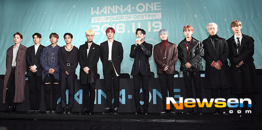Wanna One Spring breeze Second Day 7 Chart 1 for the Sweep <p>Group Wanna One(strong Daniel, Park JI Hoon, this is a great word, Kim Jae-Hwan, retaining properties, Woo-Jin Park, Museum, Yun, Huang people, with a pool, he)This two-second soundtrack chart, # 1 swept.</p><p>Wanna One this 11 19, 6 p.m. various soundtrack through the site released the first regular album ‘111=1(POWER OF DESTINY)’ title song Spring breezeis a soundtrack released shortly after each chart in the # 1 entry this 20, 8 a.m. standard still 1 for Mercury.</p><p>Spring breezeis the largest domestic soundtrack platform melons, including Genie, Bugs, Mnet, Naver, Olleh Music, Soribada, until all 7 soundtrack charts real-time charts and climb to the top.</p><p>Spring breezeis last 8, November 7, Wanna One in the first 1 to leave a debut album, 1X1=1(To BE ONE) the title song Energetic(Energetic) composer Flow Blow, year 6, October 4, released special album ‘1÷χ=1(UNDIVIDED)’ the title track Turn On Me(Light) composer iHwak this producing for the alternative dance genre of the song. Soft synth sounds and guitar arranger, a dynamic percussion sound is impressive.</p>