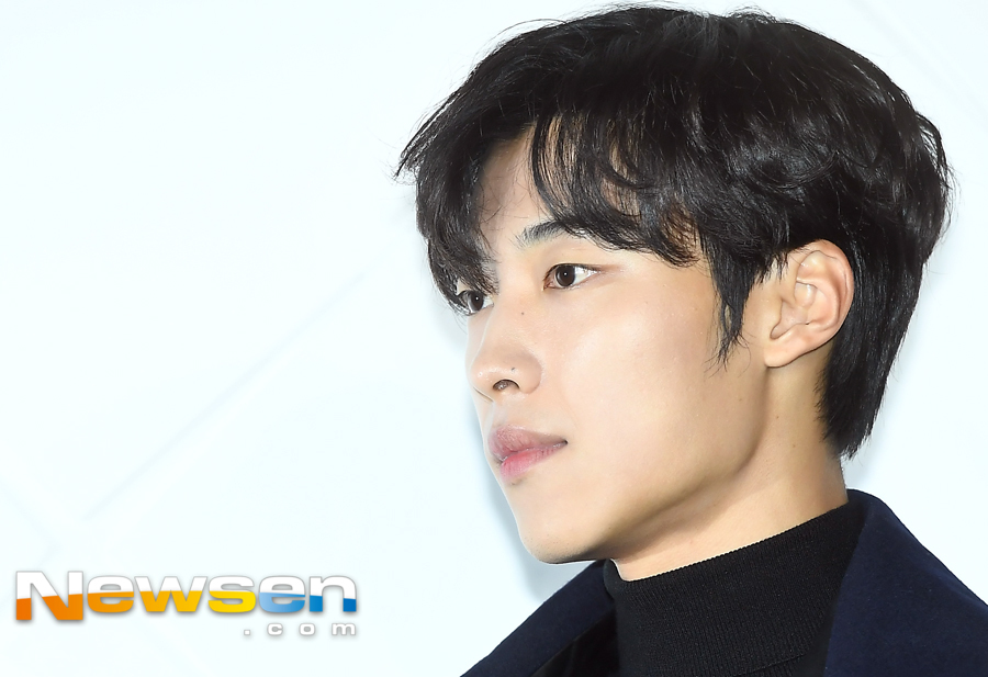 Actor Woo Do-hwan attended a luxury brand photo call held at the Seongsu-dong Pier 59 Studio in Seongdong-gu, Seoul on the afternoon of the 21st.Woo Do-hwan poses on the day.Jung Yu-jin