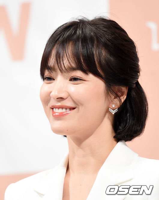 On the afternoon of the 21st, TVN Wednesday-Thursday evening drama Boy friend production presentation was held at Imperial Palace in Nonhyeon-dong, Seoul.Actor Song Hye-kyo is holding conferences.