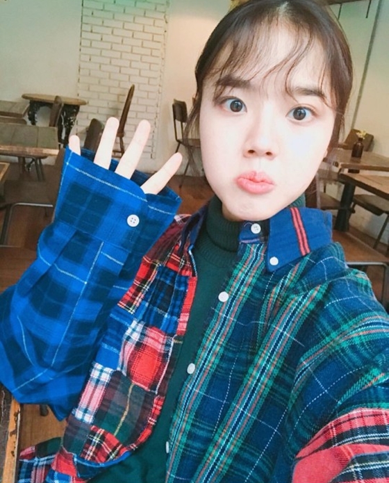 Kim Hyang Gi wrote on his instagram on the 21st, What day tomorrow, November 22? Young-ju release day! Please go to see a lot of Young-ju!and posted a picture.Kim Hyang Gi in the photo took a selfie while hand-in-hand: a fresh, cute charm that collected Sight.Netizens responded in various ways such as I am so cute, I will see you on stage and I will go to see you-ju.Meanwhile, Kim Hyang Gi played Young-ju in the movie Young-ju to be released on the 22nd.Young-ju is a story about the unfamiliar hope that you will have when you meet people who should not have met Young-ju who lost their parents in a moment of traffic accident and lived hard with their brother.