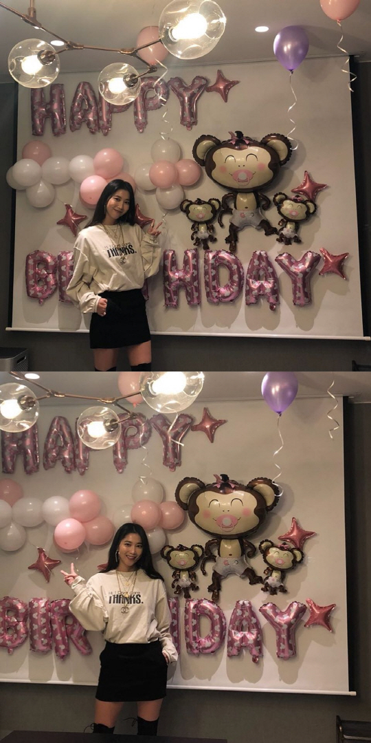 Actor Oh Yoon-ahs birthday party has been a total of Super Wings by Beauty Actors.Oh Yoon-ah posted a photo of her birthday party on her Instagram account on Tuesday.Oh Yoon-ah in the photo poses in front of a colorful balloon and shows off her slender body and dazzling beauty.Another photo also shows Um Ji-won, Lee Jung-hyun, Lee Min-jung and Son Ye-jin Gong Hyo-jin gathered to celebrate Oh Yoon-ah.The six actors, all beautiful, added a warm smile and happy expression to celebrate their best friends birthday together and to be happy.On the other hand, Oh Yoon-ah will appear on MBCs new weekend special drama Promise with God, which will be broadcasted on the 24th.
