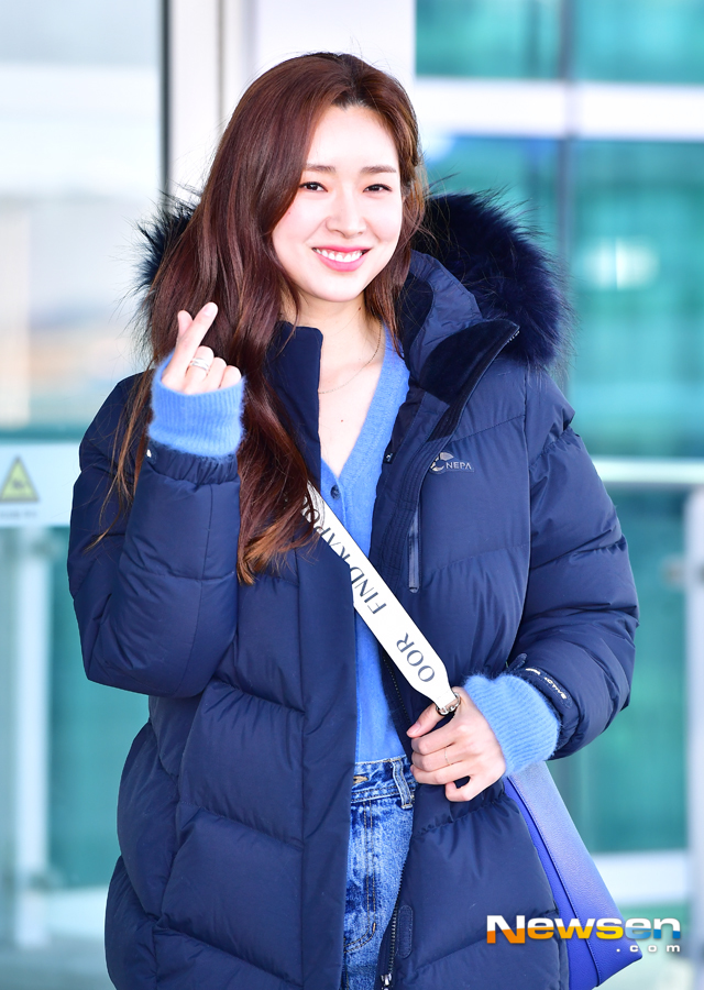 Incheon International Airport (Yongjongdo) =Actor Cha Jung-won showed off the Airport Fashion through the Incheon International Airport on the afternoon of November 22 and departed to LA.Cha Jung-won is heading to Departure Hall on the day.Jang Gyeong-ho