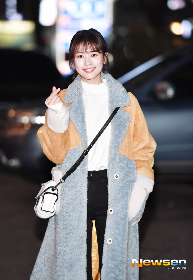 The TVN drama One Hundred Million Stars from the Sky was held at the Yeouido restaurant on the afternoon of November 22.Jung So-min is attending and posing on the day.Lee Jae-ha