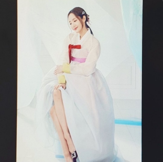 Park Min-young posted a picture on his 22nd day with an article called shooting on his instagram.Park Min-young in the photo wore hanbok, and she drew attention with her simple and innocent charm.Netizens responded in various ways such as It is like a good girl who just came down from the sky, My sister is beautiful, It is really beautiful and elegant.Meanwhile, Park Min-young will appear in Season 2 of Netflix entertainment Baro You to be released next year.Baro you is an unpredictable reasoning entity of Yoo Jae-Suk and Huh Dang detectives, starring Yoo Jae-Suk, Park Min-young and Kim Jong-min.