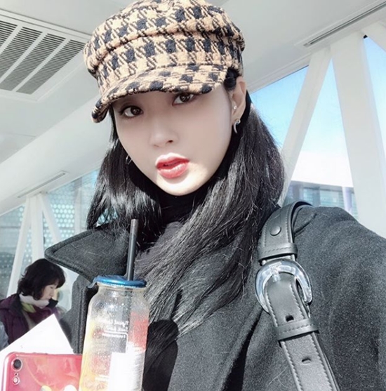 Nine Muses Kyungri left class TravelKyungri released a picture on his 23rd day with an article called class on his instagram.In the open photo, Kyungri is taking a selfie at the airport, wearing a check pattern hat and wearing a black coat to create a sophisticated airport fashion.Kyungris watery beauty pulls out Eye-catchingMeanwhile, Kyungri is active as MBC section TV entertainment communication MC.Photo = Kyungri Instagram