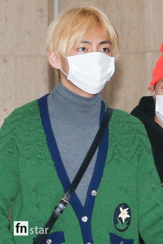 Group BTS arrived at Gimpo International Airport after finishing World Tour BTS WORLD TOUR LOVE YOURSELF  ~ JAPAN EDITION held in Tokyo and Osaka, Japan on the afternoon of the 25th.