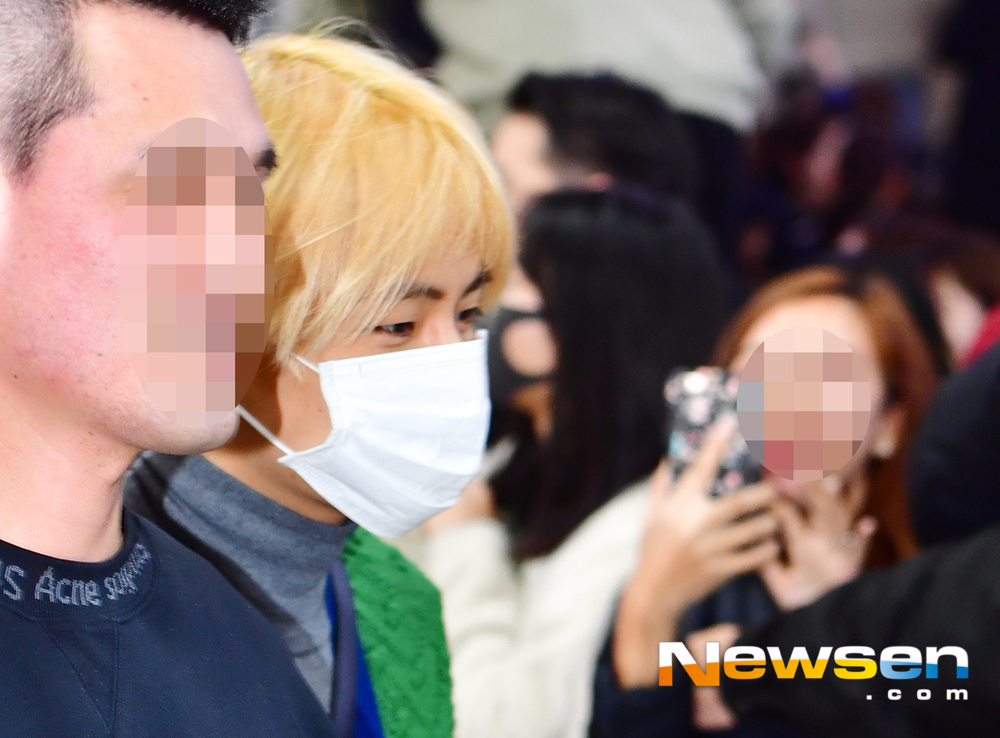 BTS arrived at Gimpo International Airport on the afternoon of November 25 after the Japanese performance.On that day, BTS (RM, Sugar, Jean, Jay-Hop, Ji Min, V, Jungkook) walks out of the arrival hall.Jang Gyeong-ho