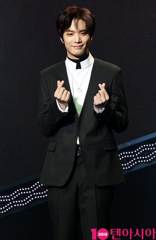 NUESTW JR, Hwang Min-hyun joined, yet until the consultation of the state <p>Group NUEST W a member of the JR, this Wanna One Hwang Min-hyun of joining in for “consultation”.</p><p>This album is NUEST of the unit NUEST W unit from my last album. Because of NUEST member of the current Wanna One as an active member Hwang Min-hyun at the confluence of interest in this shoot.</p><p>JR is the “counsel of the word, and I cant talk. (Hwang Min-hyun) that this album is immersed in to one,”he added.</p><p>Album Group Song 3 songs, 4 solo songs this season. The title song is a group song, one of the ‘HELP ME(‘helpline’).</p><p>‘Wei, &’soundtrack and a music video this afternoon to 6 PM from each soundtrack on the site.</p>