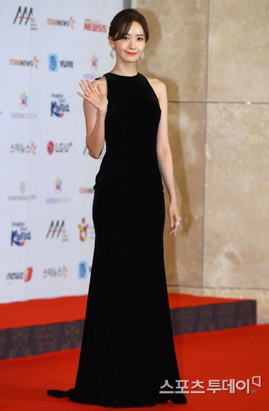 The 2018 Asia Artist Awards (2018 Asian Artist Awards) Red Carpet Event was held in Paradise City, Yeongjong-do, Incheon on the afternoon of the 28th.Group Girls Generation Im Yoon-ah, who attended the event, is stepping on Red Carpet. November 28, 2018.