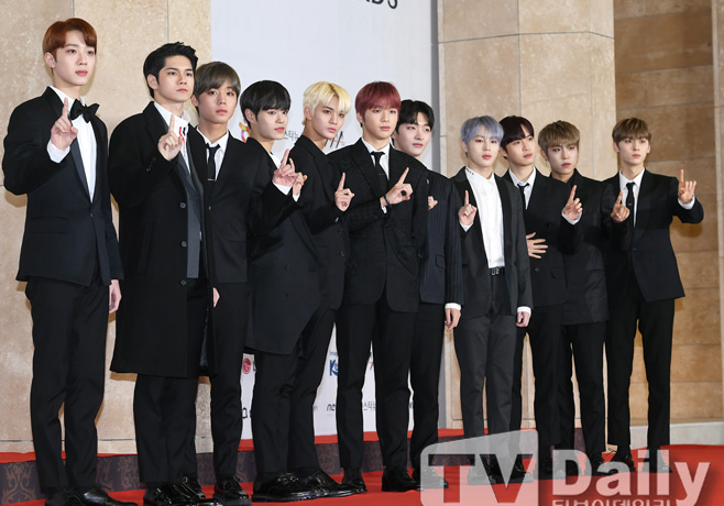 The 2018 Asia The Artist Awards (2018 Asia Artist Awards) Red Carpet event was held at the Art Space in Paradise City, Incheon on the afternoon of the 28th.On this day, Wanna One (Kang Daniel Park Ji-hoon, Lee Dae-hwi, Kim Jae-hwan, Ong Sung-woo, Park Woo-jin, Rai Kwan-lin, Yoon Ji-sung, Hwang Min-hyun, Bae Jin-young, Ha Sung-woon) attended the Red Carpet.2018 AAA is an awards ceremony to select winners by combining K-POP, K-DRAMA, and K-MOVIE, which shined Asia and Korea during the year, with a total of 26 singers and 28 actors attending.2018 Asia The Artist Awards (2018 Asia Artist Awards) Red Carpet