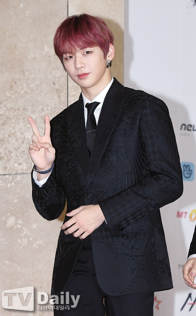 The 2018 Asia The Artist Awards (2018 Asia Artist Awards) Red Carpet event was held at the Art Space in Paradise City, Incheon on the afternoon of the 28th.Wanna One Kang Daniel attended the AAA on the day.2018 AAA is an awards ceremony to select winners by combining K-POP, K-DRAMA, and K-MOVIE, which shined Asia and Korea during the year, with a total of 26 singers and 28 actors attending.2018 Asia The Artist Awards (2018 Asia Artist Awards) Red Carpet