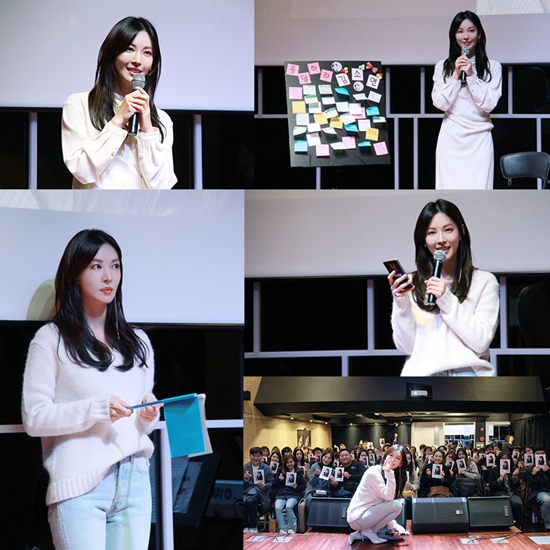 Actor Kim So-yeon has successfully completed the Fan meeting.Kim So-yeon held a Fan meeting on the 24th with the subtitle Suddenly, so today... with Kim So-yeon.On that day, Kim So-yeon appeared singing Paul Kims Every Day, Every Moment song, marking the start of the first part; Her became the MC of the Fan Meeting herself and led the stage.Kim So-yeon released the episodes of the early days of nervousness without any hesitation, followed by OX quiz and Reply Kim So-yeon!I also took Q & A time to answer all of the Fans various questions.In the second part, we opened a lonely Kim So-yeon chat room and continued to have a good time with Fans.Especially in the game Winning Kim So-yeon, I spent time with Fans to participate in the lottery.The winner presented a Secret Mother poster with a lemon blue and a handwritten sign made by Kim So-yeon as a gift.Kim So-yeon read the hand letter he wrote for Fans himself, revealing his gratitude and sorry for the time being.Her successfully completed all the programs, singing Every Time by Toy, which Her usually enjoys, along with a commemorative photo shoot.After the program was over, I opened a surprise event and took a self-portrait with one Fan. I finished the Fan meeting by delivering a fan meeting poster with a handwritten sign and a gift containing snacks.Photo = Jay-Wide Company