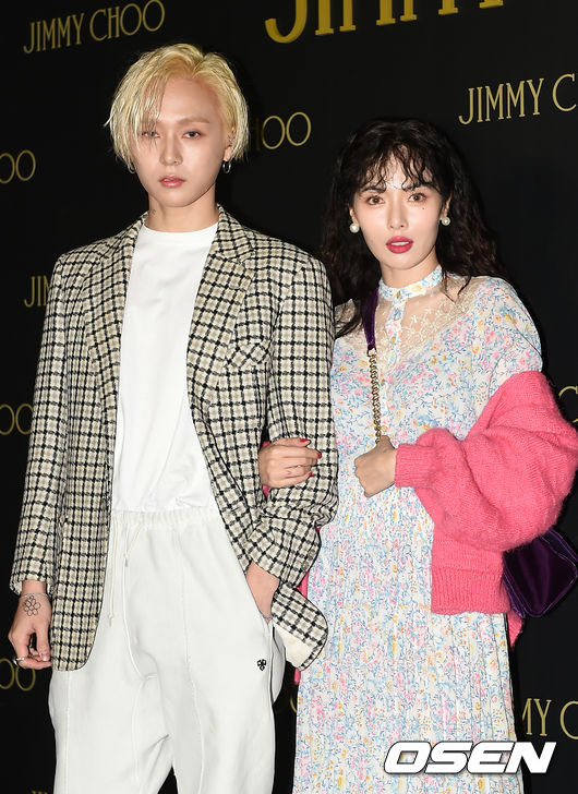 On the afternoon of the 29th, a couple of Hyo Jong Kim (DAWN) and Hyo Jong Hyo have photo time at a launching photo call event of a luxury brand held in a complex cultural space in Nonhyun-dong, Gangnam-gu, Seoul.