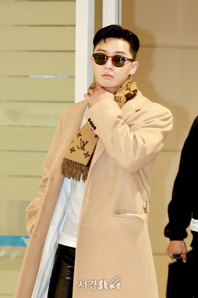 <p>Actor Park Seo-joon this Airport fashion, and Entrance.</p>