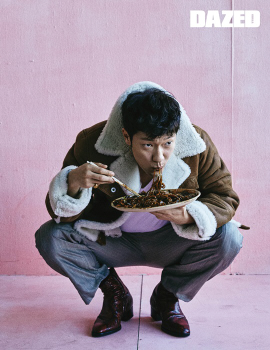 Actor Son Seokgu, who has both male beauty and mischievousness, and Boy and adult appearance, was released.In the December issue of Dayd Korea, Son Seokgu showed off his unique charm with a male-like but pure look and playfulness of the Boy.Especially, the most eye-catching thing in this picture is Eokbang. I finished a new concept picture that I had never seen before by eating a mouthful of mustang,On the other hand, Son Seokgu has played the role of Lee Jang-hyun, a Character of Maseong, which was not easily found in domestic Dramas through the Drama Best Divorce.I was able to get a favorable response from viewers by playing a Character that I can not easily understand and can not accept with my own personality.Son Seokgus true value, which is perfect for Drama as well as pictorials, can be found in more detail in the December issue of Daysd Korea.