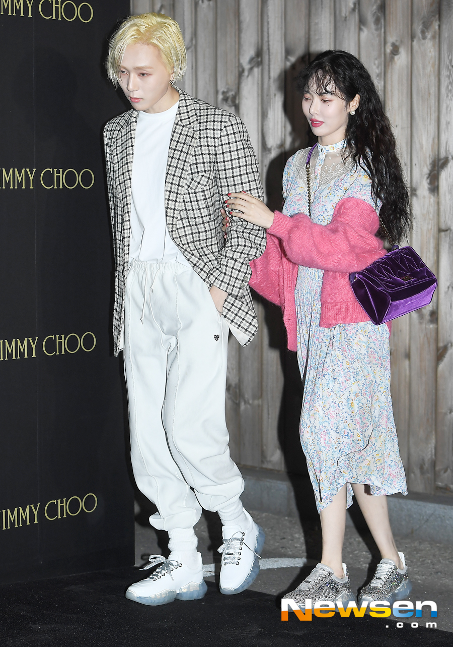 A couple of Hyo Jong Kim (DAWN) and Hyo Jong Hyo attended an accessory brand launch event held at Nonhun-dong SJ Kunsthalle, Gangnam-gu, Seoul on the afternoon of November 29.On this day, Hyuna, former Pentagon DAWN Kim Hyo Jong couple pose.Jung Yu-jin
