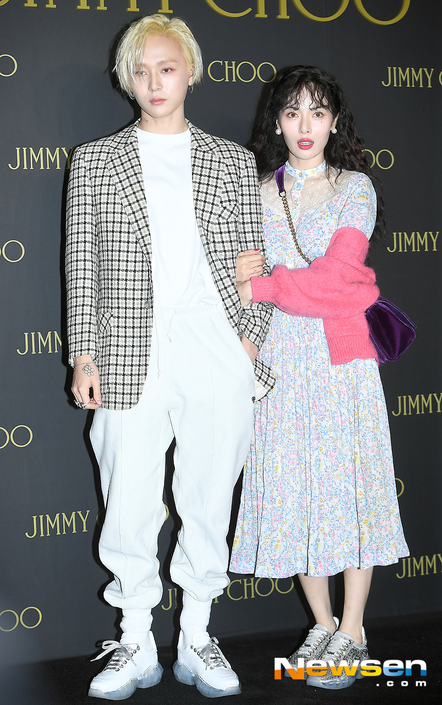 A couple of Hyo Jong Kim (DAWN) and Hyo Jong Hyo attended an accessory brand launch event held at Nonhun-dong SJ Kunsthalle, Gangnam-gu, Seoul on the afternoon of November 29.On this day, Hyuna, former Pentagon DAWN Kim Hyo Jong couple pose.Jung Yu-jin