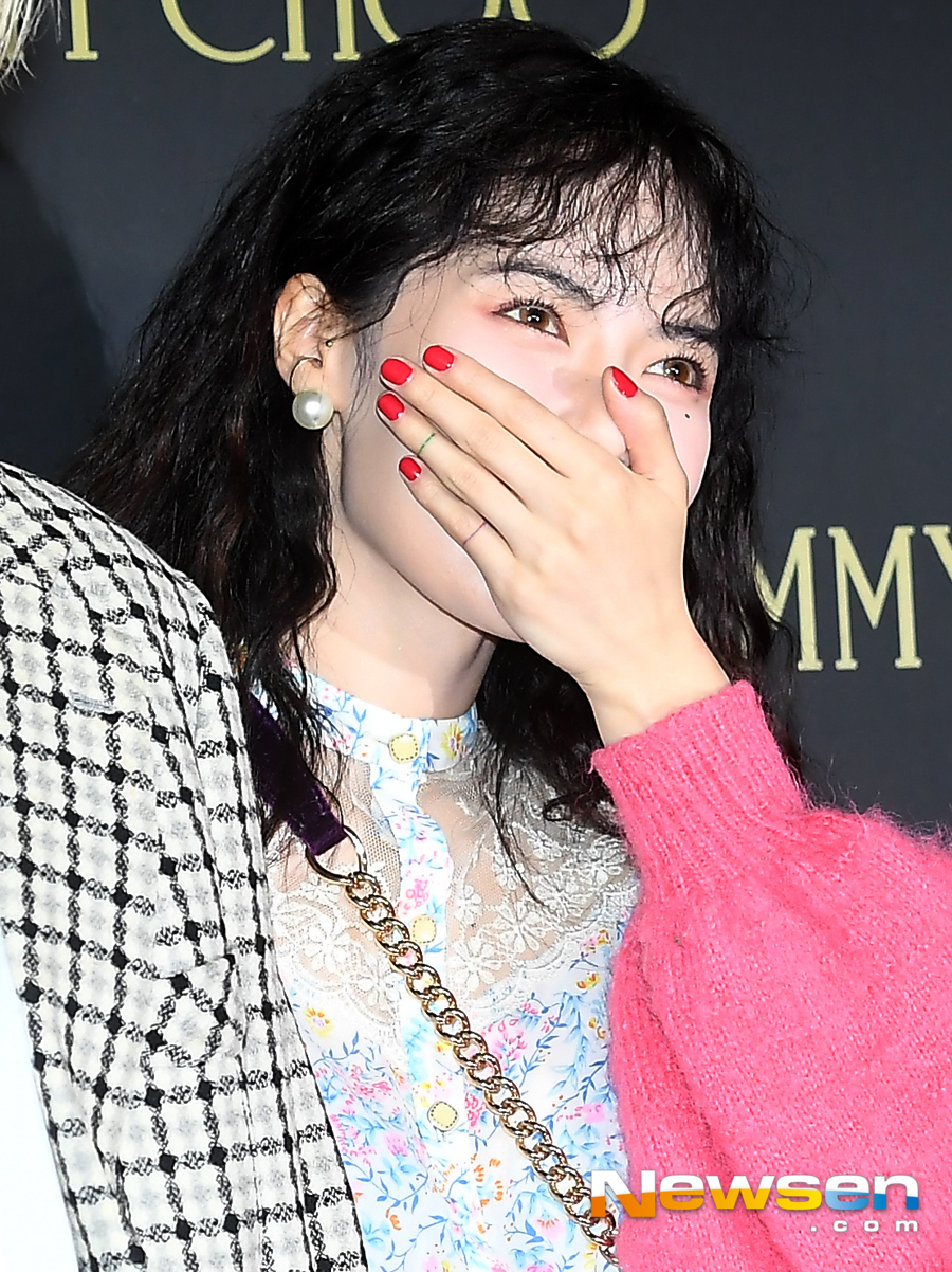 A couple of Hyo Jong Kim (DAWN) and Hyo Jong Hyo attended an accessory brand launch event held at Nonhun-dong SJ Kunsthalle, Gangnam-gu, Seoul on the afternoon of November 29.On this day, Hyuna, former Pentagon DAWN Kim Hyo Jong couple pose.Jung Yu-jin