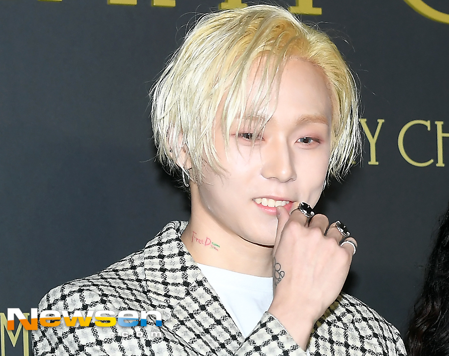 A couple of Hyo Jong Kim (DAWN) and Hyo Jong Hyo attended an accessory brand launch event held at Nonhun-dong SJ Kunsthalle, Gangnam-gu, Seoul on the afternoon of November 29.On this day, Hyuna, former Pentagon DAWN Kim Hyo Jong couple pose.Jung Yu-jin