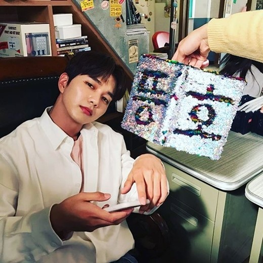 As Actor Yoo Seung-ho opened an Instagram account and started SNS, fans are responding hotly.Yoo Seung-ho opened an SNS account with Instagram Start! Iran greetings on the 28th of last month and posted the first photo.The appearance of the warm young-ho is not hidden even in the playful appearance with a large moustache cushion.Yoo Seung-ho then showed off his brilliant appearance next to the nickname fat card, and uploaded a photo of him posing with a puppy.On the other hand, Yoo Seung-ho will return to the A house theater with SBS Mon-Tue drama Revenge Returns which will be broadcasted on the 10th.Photo Yoo Seung-ho SNS